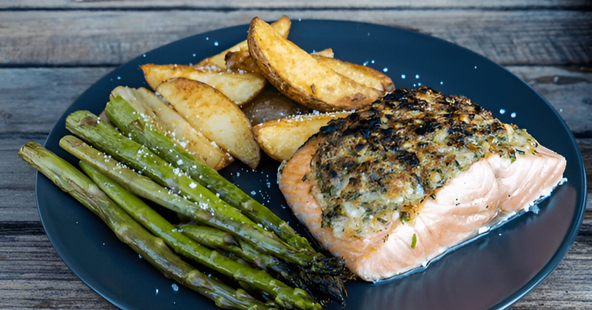 baked salmon with roasted potatoes and asparagus